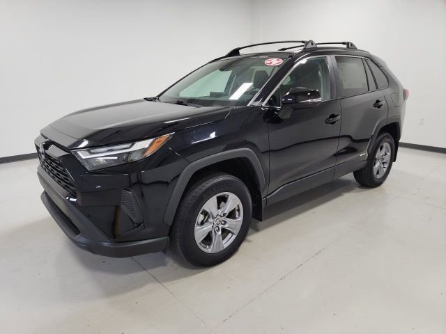 Used 2024 Toyota RAV4 XLE w/ Convenience Package image 9