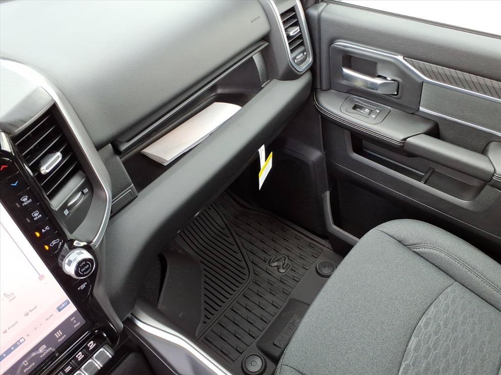 New 2026 RAM 2500 Big Horn AWD/4WD image 34