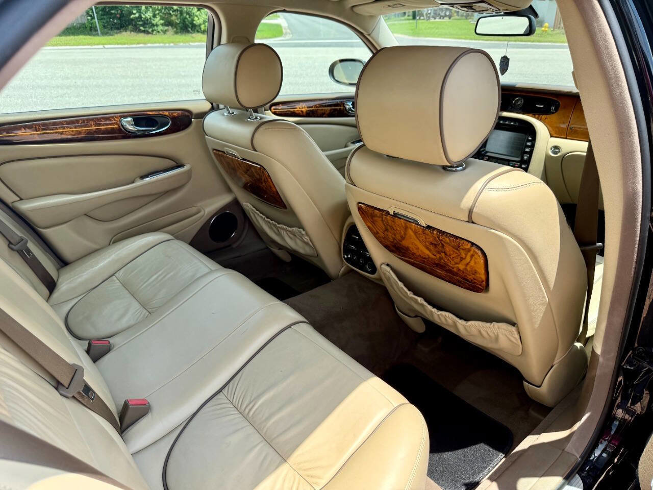 Used 2006 Jaguar XJ Vanden Plas image 25
