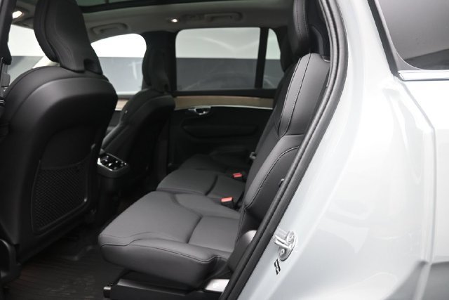 Used 2026 Volvo XC90 B6 Plus w/ Protection Package Premier AWD/4WD image 21