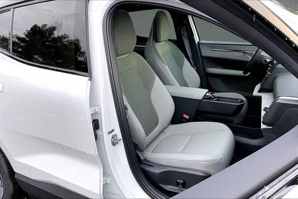 New 2026 Volvo EX30 Ultra w/ Climate Package image 11