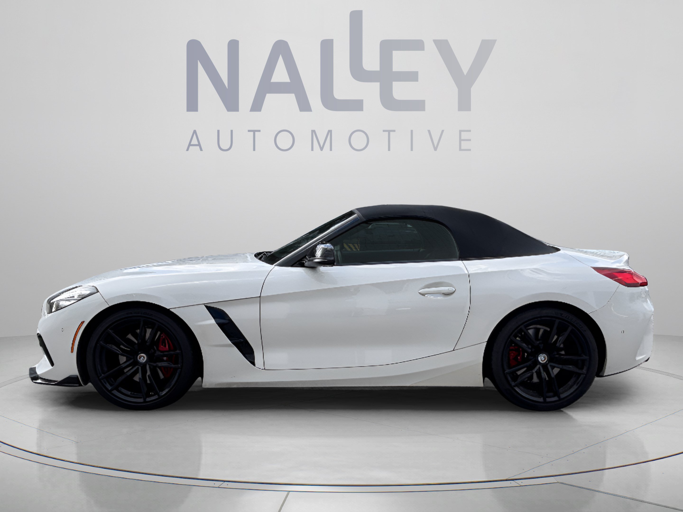 Used 2022 BMW Z4 M40i w/ Premium Package RWD image 2