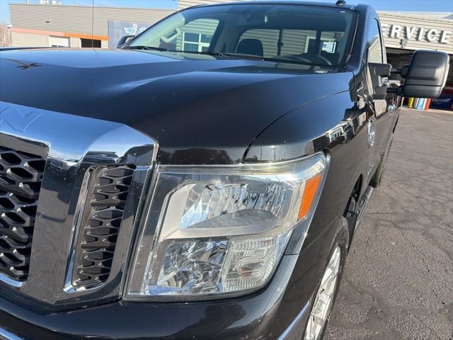 Used 2017 Nissan Titan SV image 28