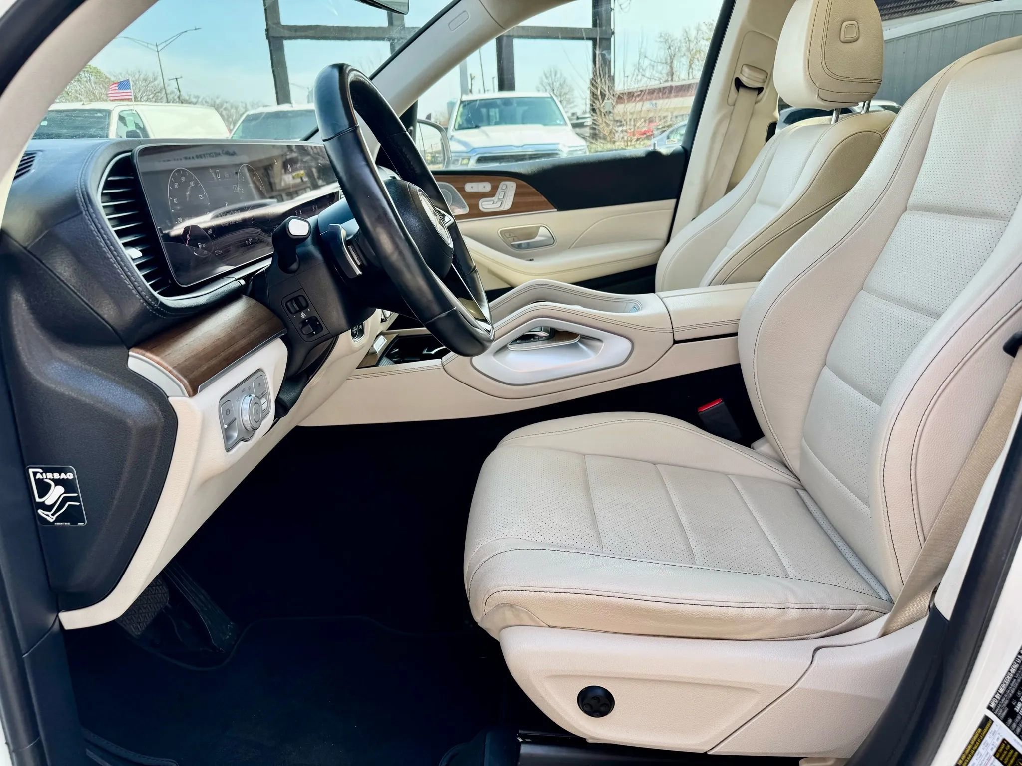 Used 2024 Mercedes-Benz GLS 450 4MATIC image 8