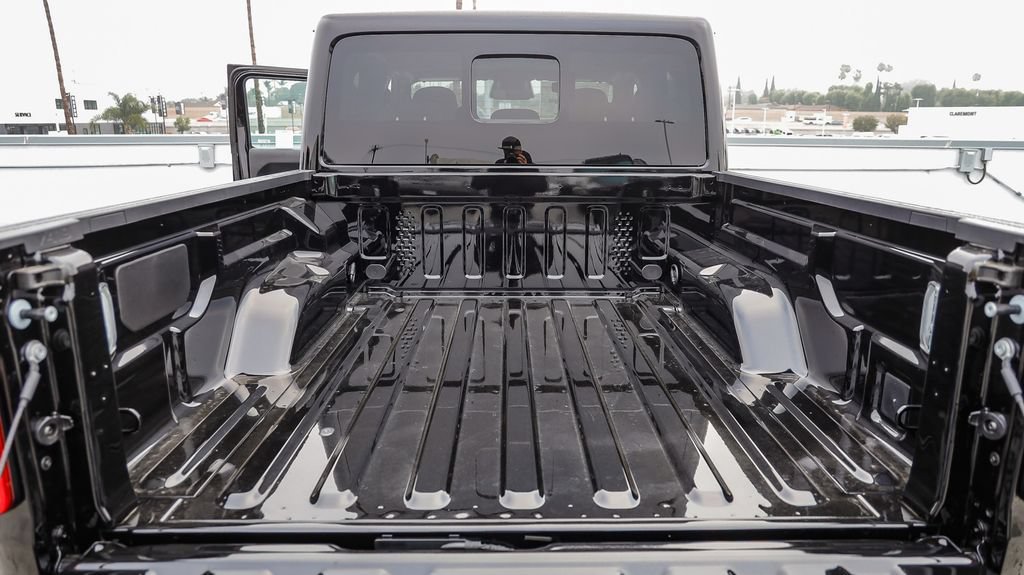 New 2026 Jeep Gladiator Sport AWD/4WD image 30