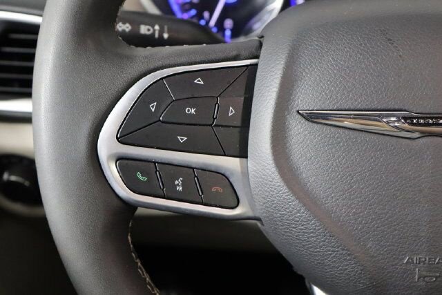 Used 2023 Chrysler Voyager LX FWD image 11