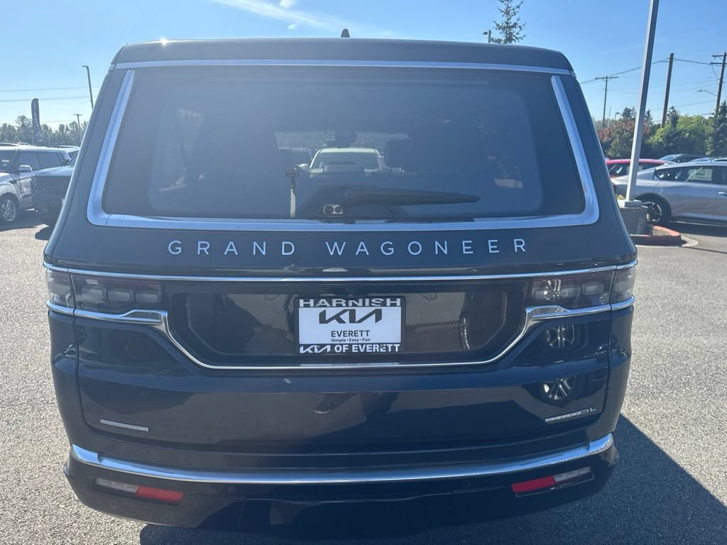 Used 2023 Jeep Grand Wagoneer L Series II w/ Premium Group II AWD/4WD image 6