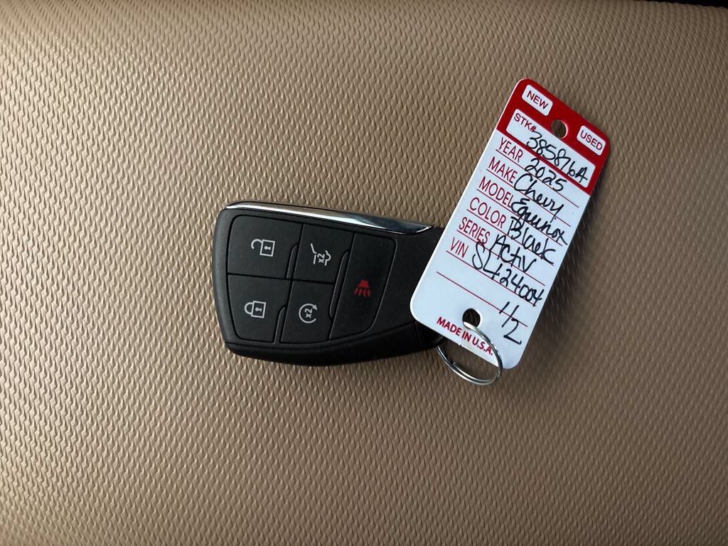 Used 2025 Chevrolet Equinox ACTIV w/ Safety and Technology Package AWD/4WD image 26