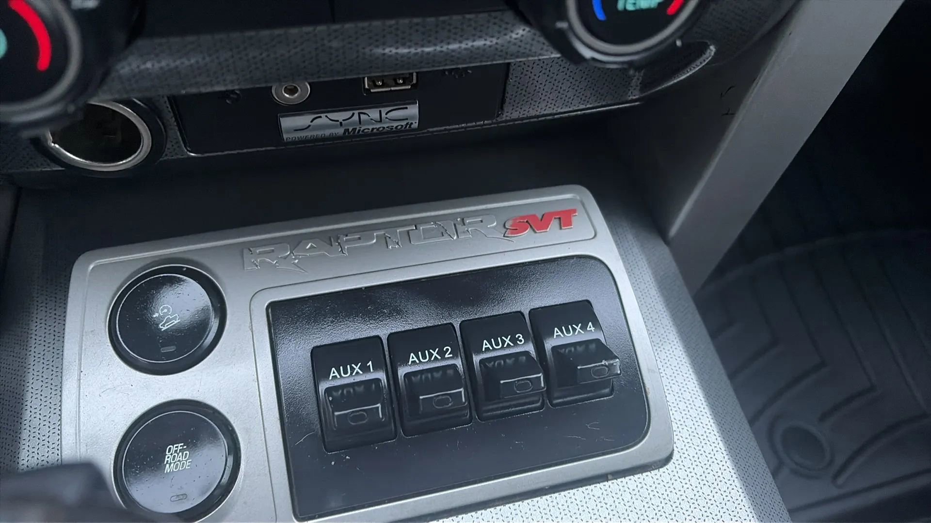 Used 2011 Ford F150 Raptor w/ Raptor Luxury Pkg image 51