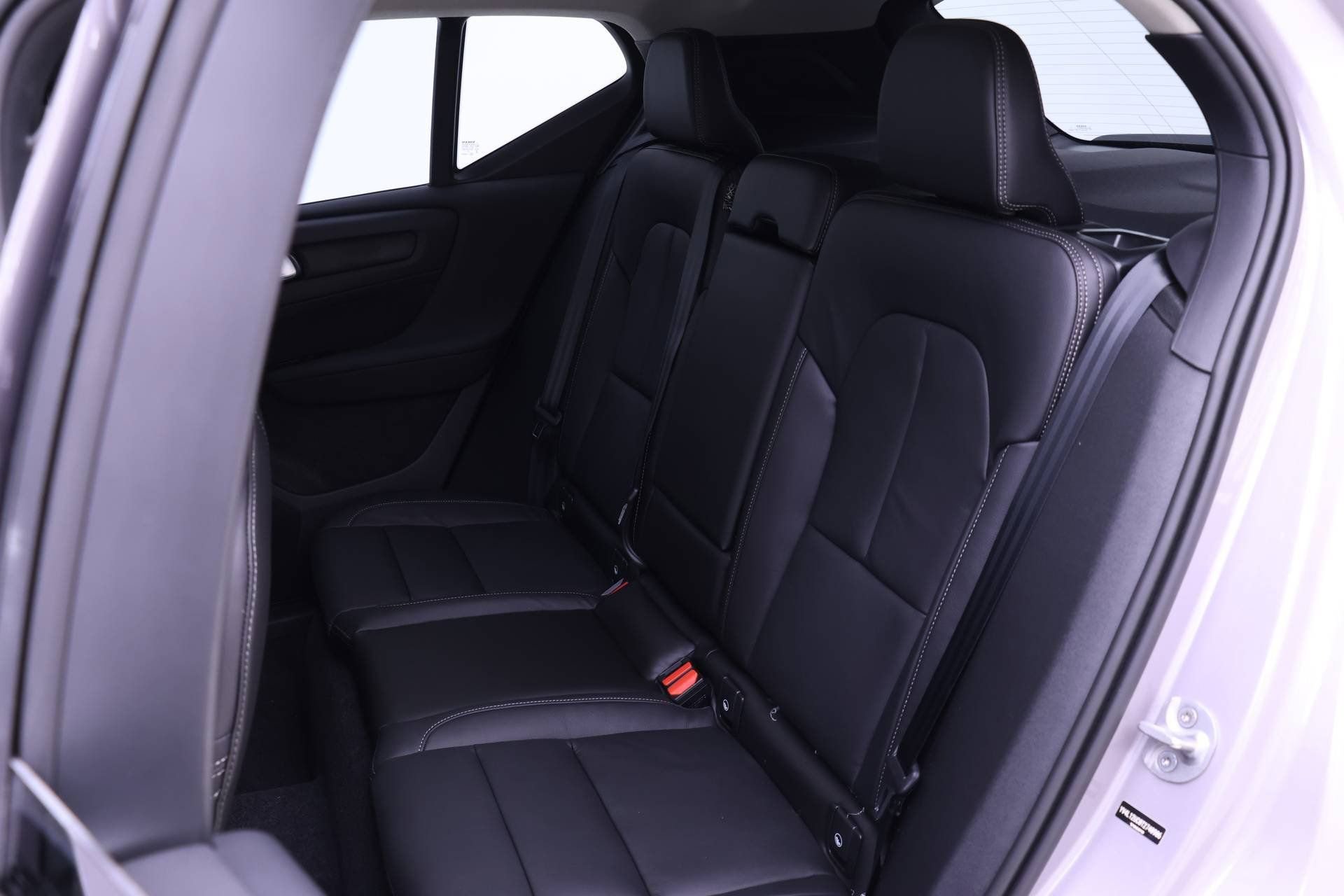 New 2026 Volvo XC40 B5 Plus w/ Protection Package Premier AWD/4WD image 10