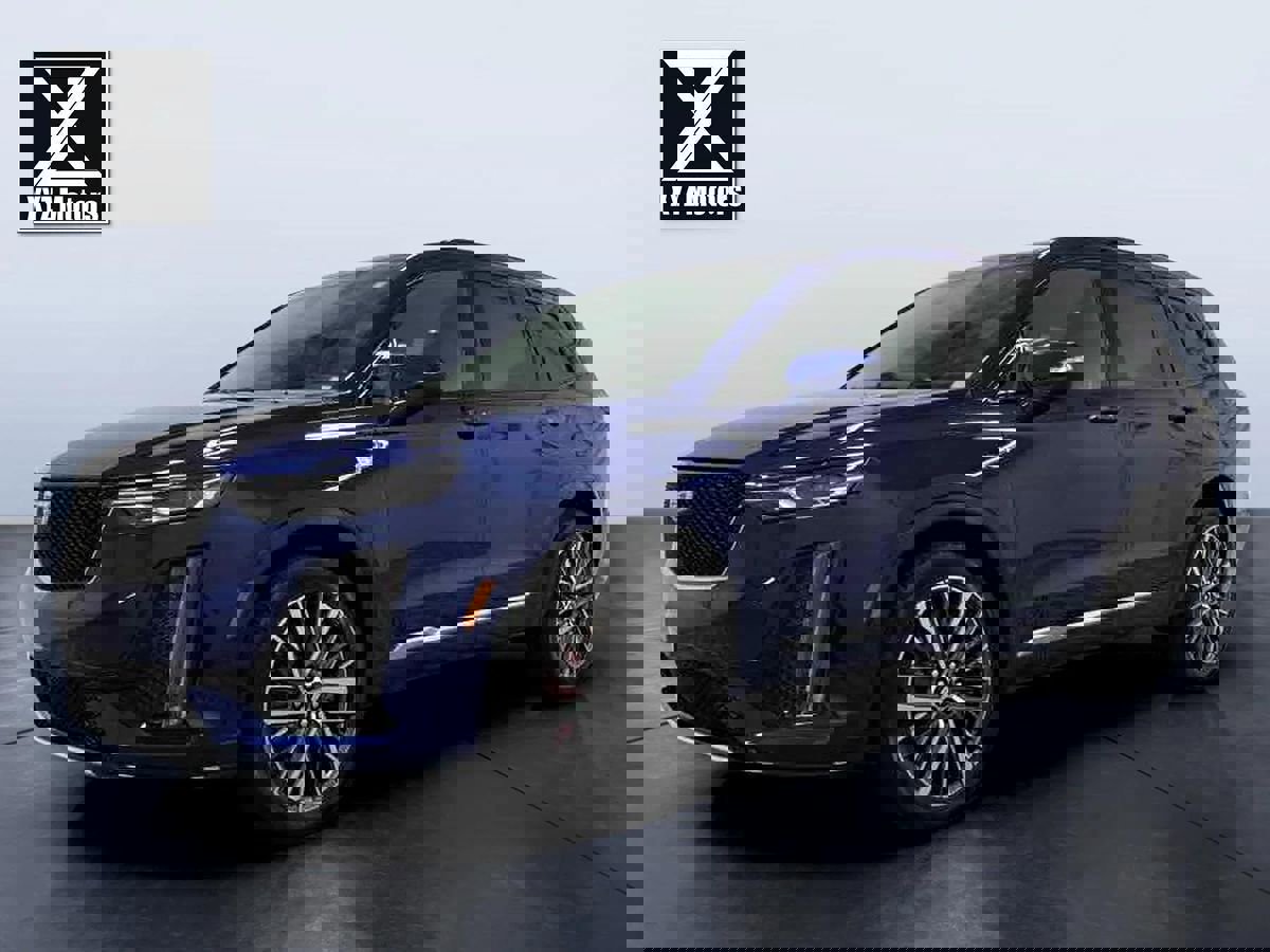 Used 2024 Cadillac XT6 Sport w/ Technology Package image 2