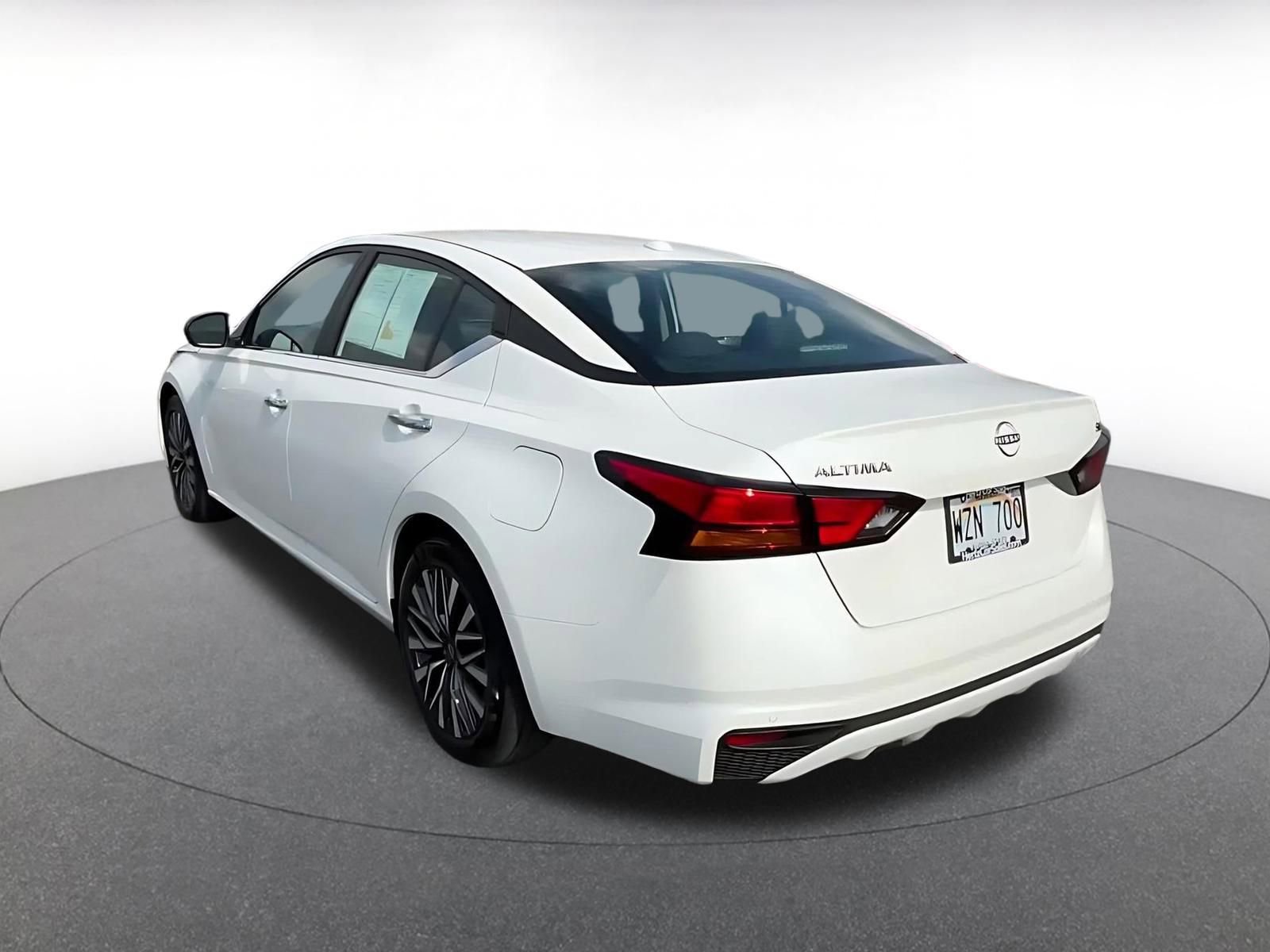 Used 2024 Nissan Altima 2.5 SV image 11