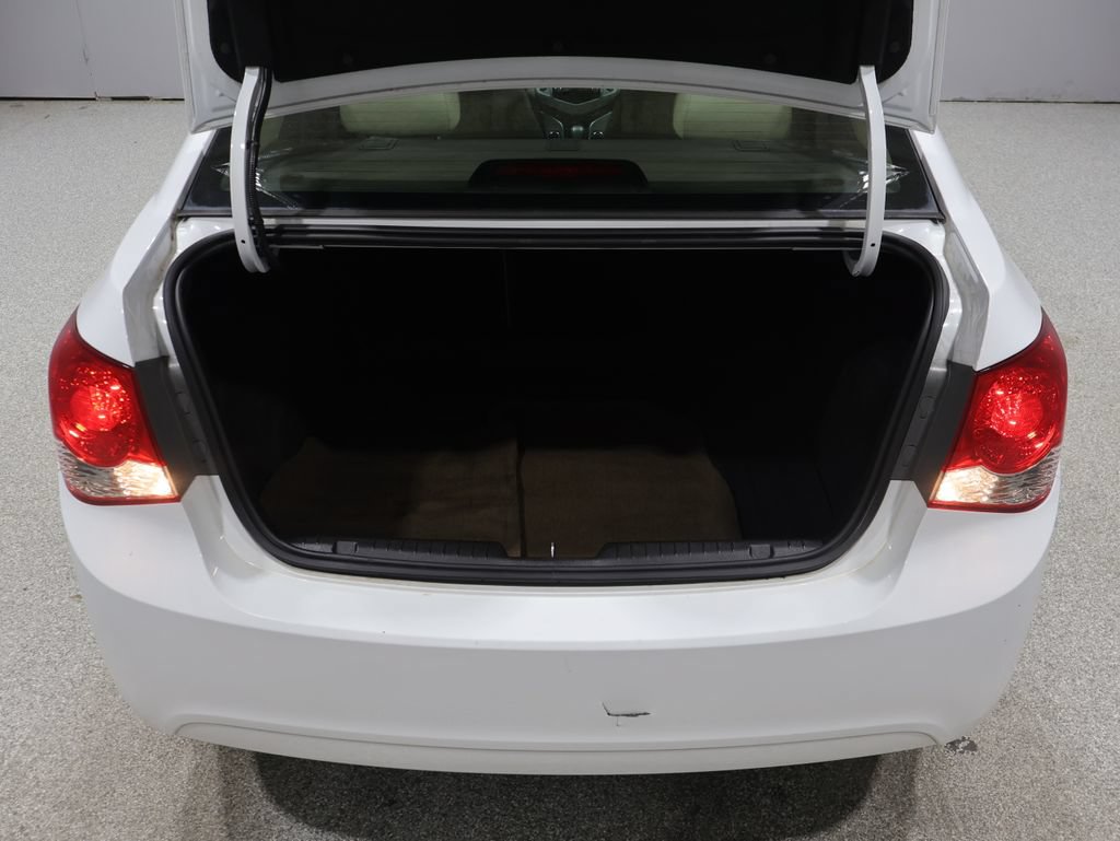 Used 2015 Chevrolet Cruze LT FWD image 19