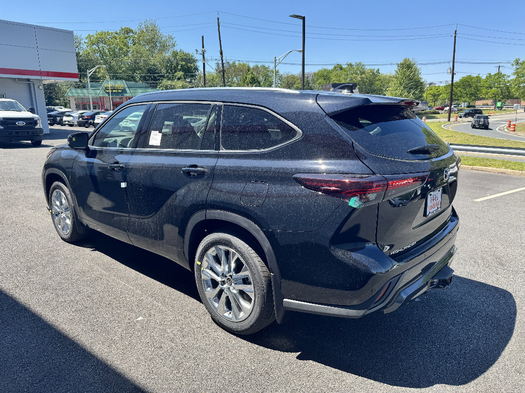New 2026 Toyota Highlander Limited AWD/4WD image 7