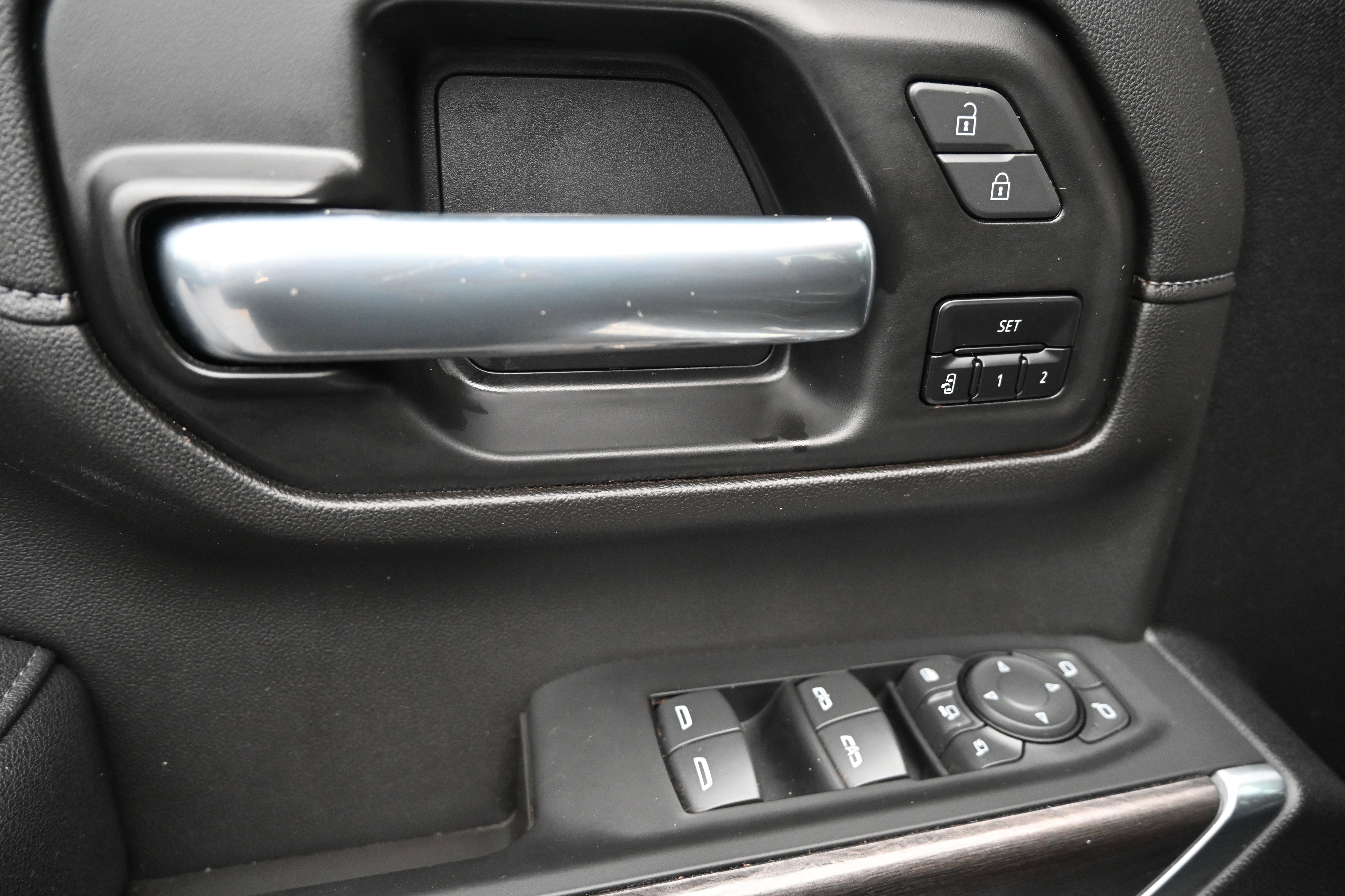 Used 2023 Chevrolet Silverado 2500 LTZ w/ LTZ Plus Package image 16