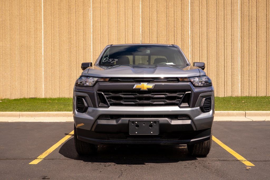 New 2025 Chevrolet Colorado LT image 3