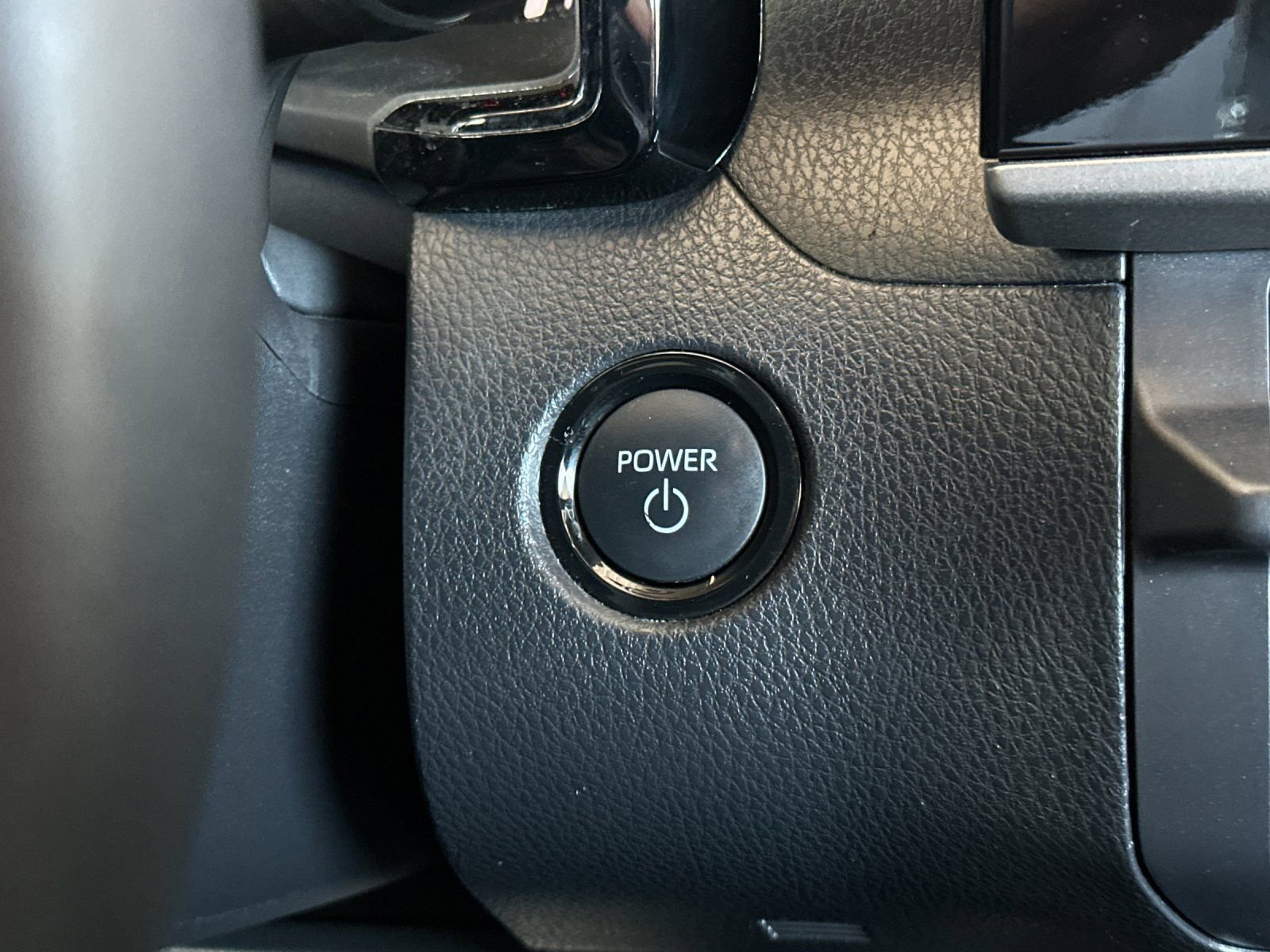 Used 2025 Toyota Camry SE FWD image 19