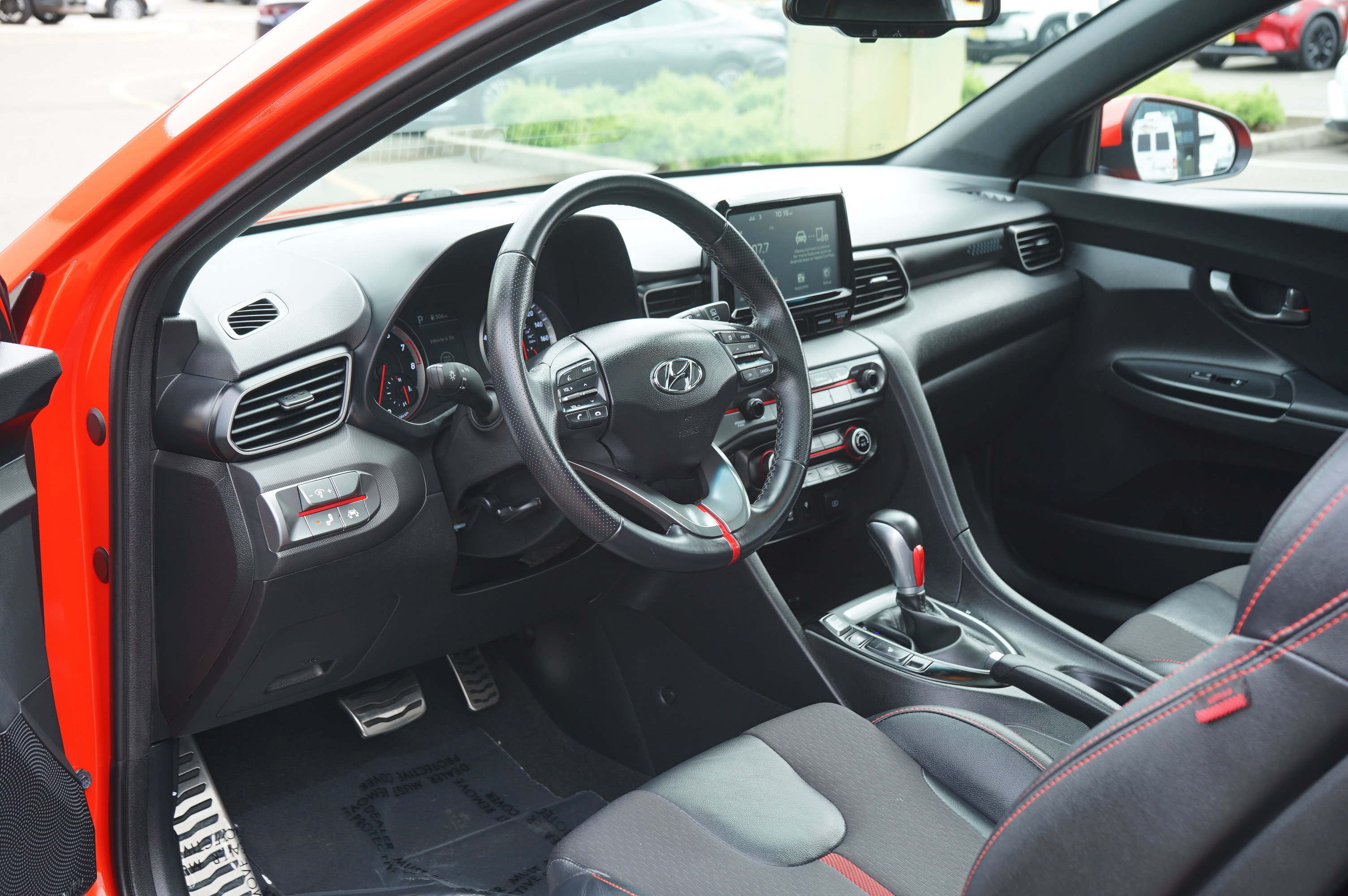 Used 2020 Hyundai Veloster Turbo FWD image 13