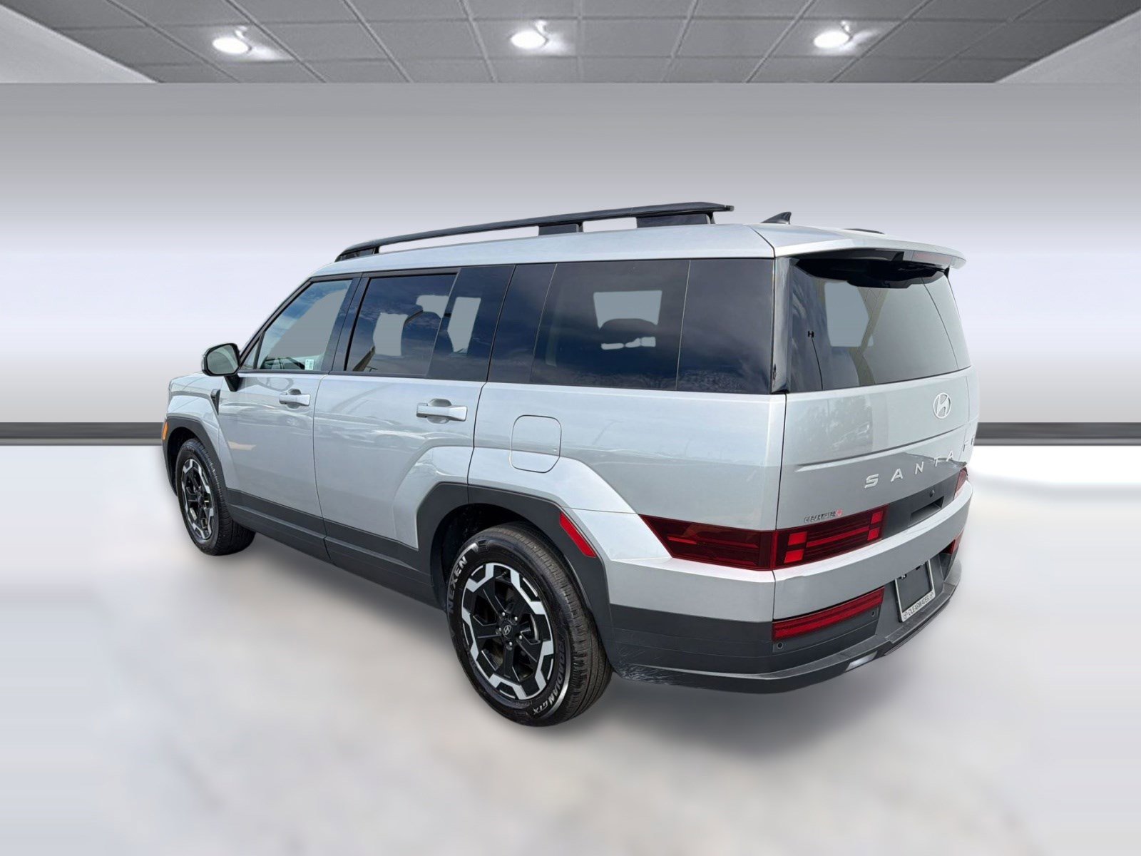 Used 2025 Hyundai Santa Fe SEL FWD image 3