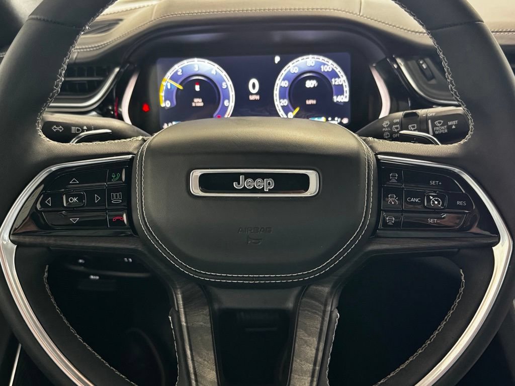 Certified 2023 Jeep Grand Cherokee Overland w/ Luxury Tech Group IV AWD/4WD image 15