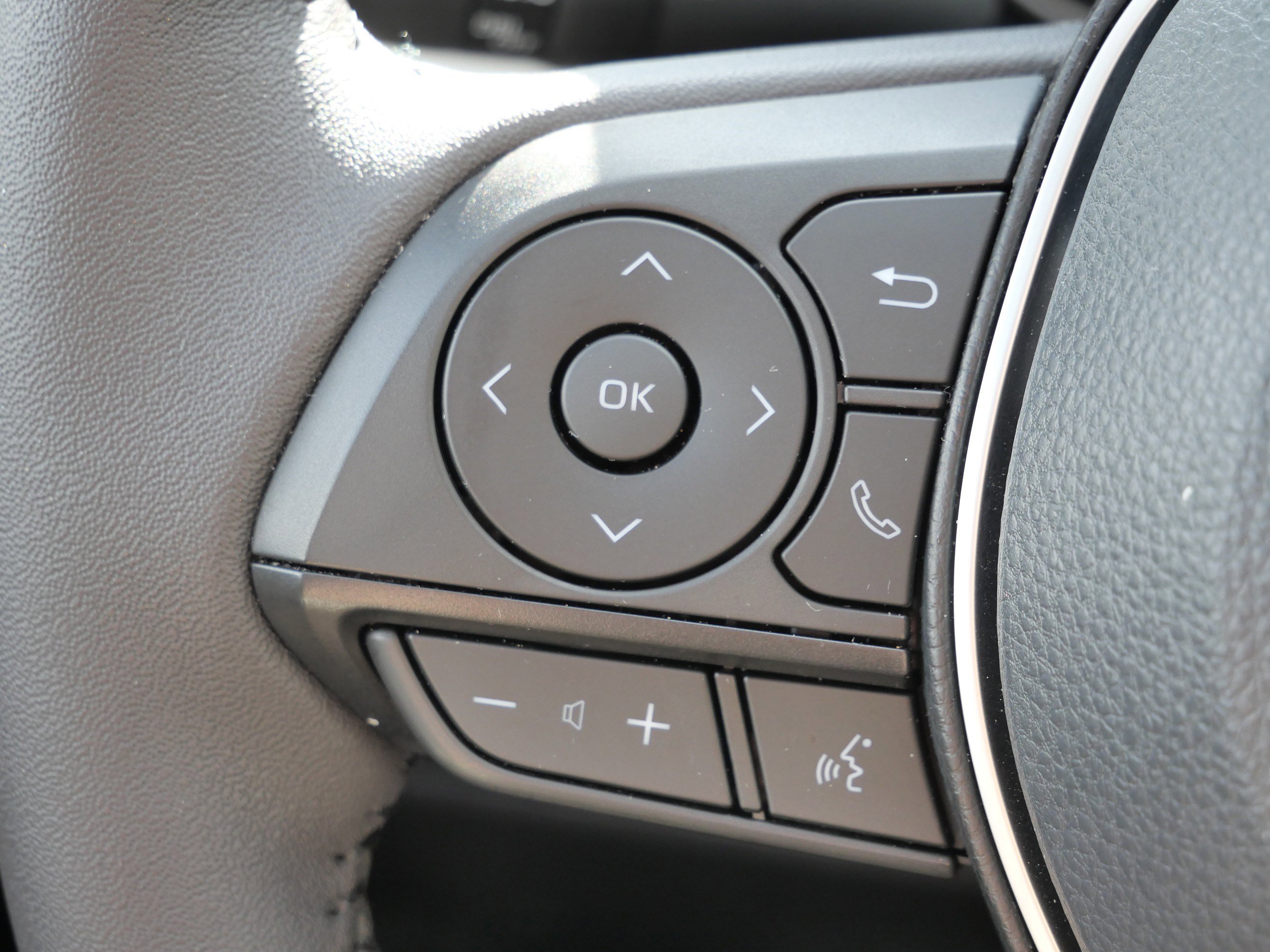 Used 2025 Toyota RAV4 XLE Premium w/ Weather Package image 32