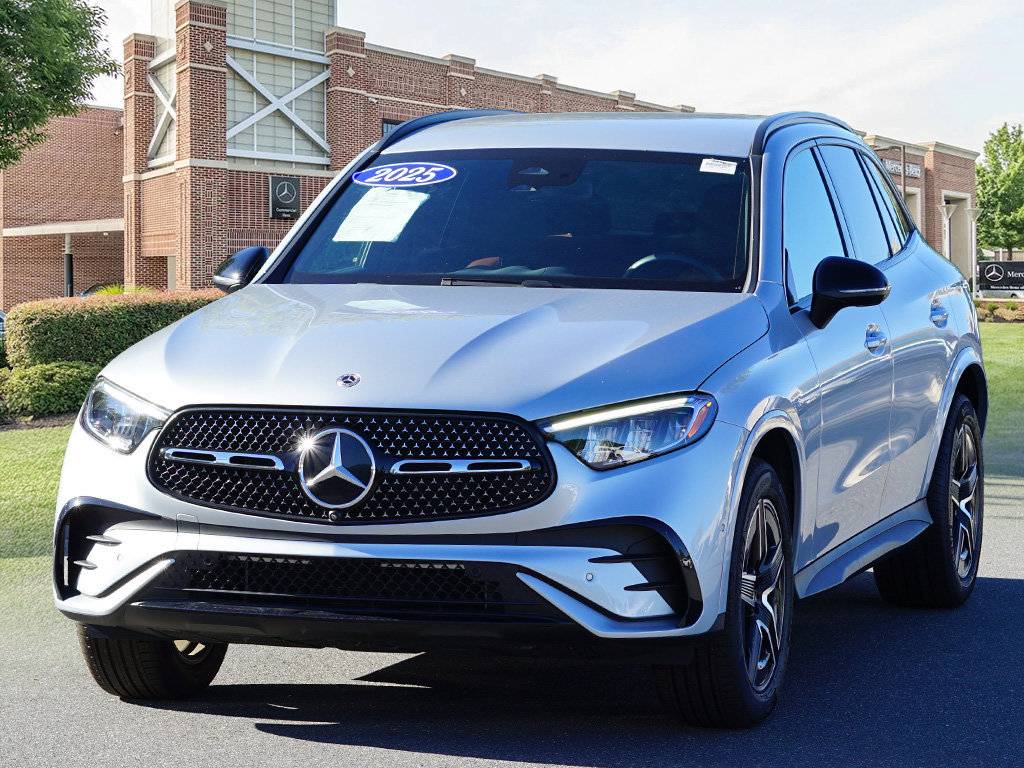 Certified 2025 Mercedes-Benz GLC 300 4MATIC image 4