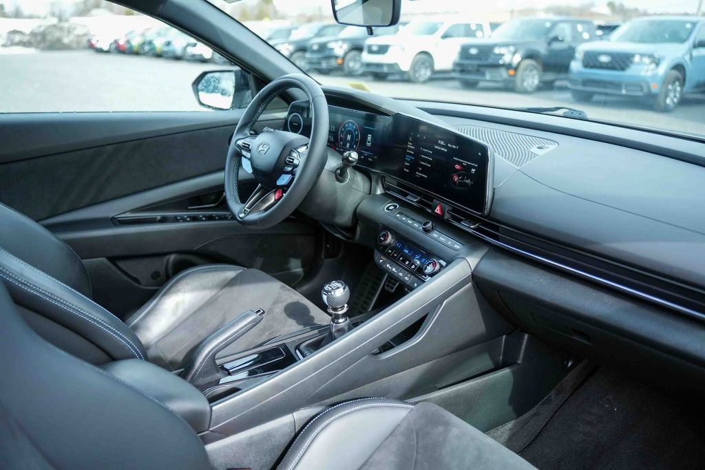 Used 2025 Hyundai Elantra N image 13