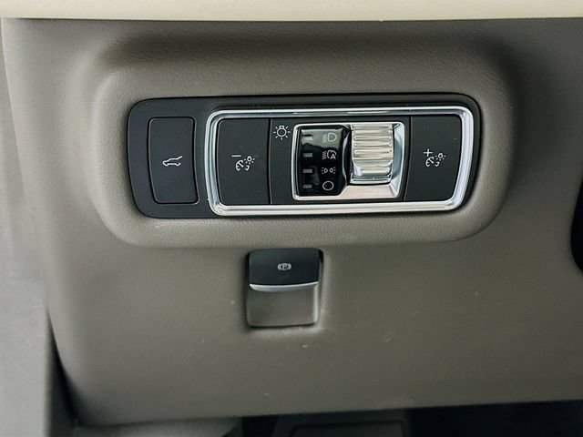 Certified 2024 Lincoln Nautilus Reserve w/ Equipment Group 202A AWD/4WD image 10