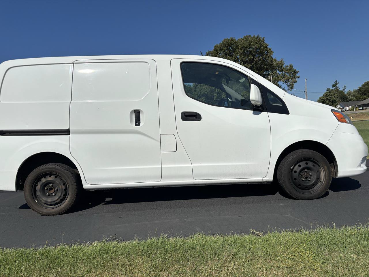 Used 2020 Nissan NV200 SV w/ Back Door Glass Package FWD image 1