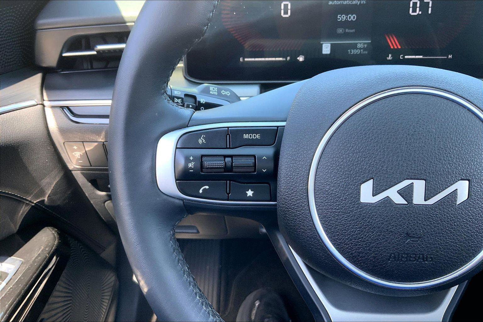 Used 2025 Kia K5 GT-Line w/ GT-Line Premium Package image 17