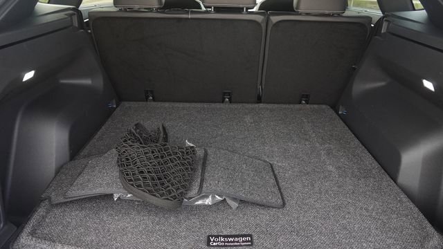 Used 2024 Volkswagen Atlas Cross Sport SEL R-Line image 12