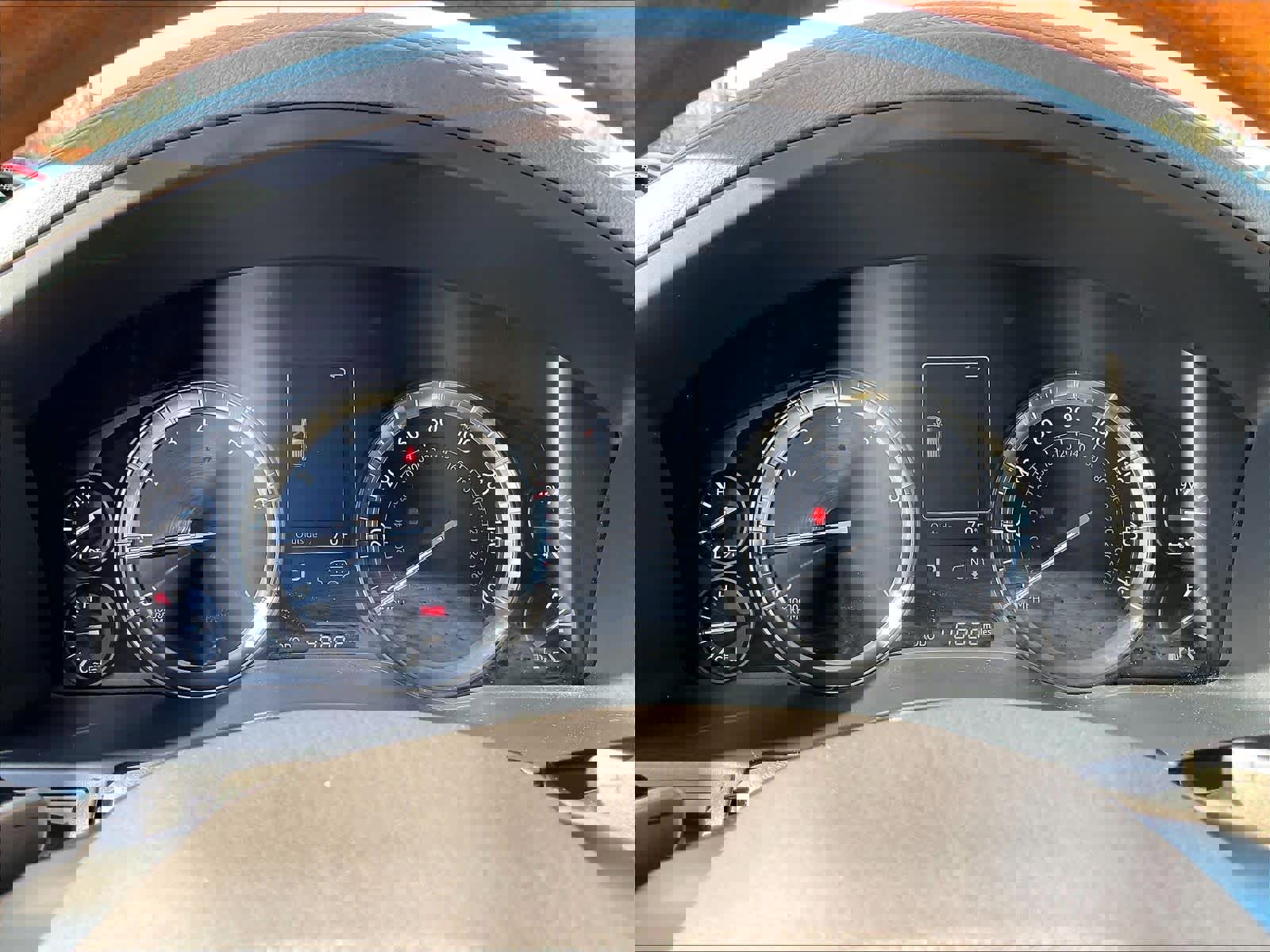 Used 2020 Lexus LX 570 4WD w/ Luxury Package image 22