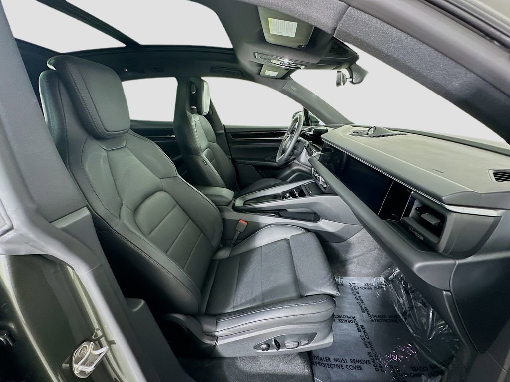 Certified 2024 Porsche Macan 4 Electric image 31