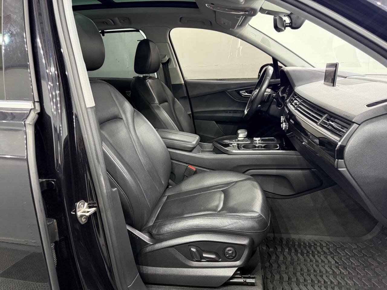 Used 2019 Audi Q7 3.0T Prestige AWD/4WD image 13