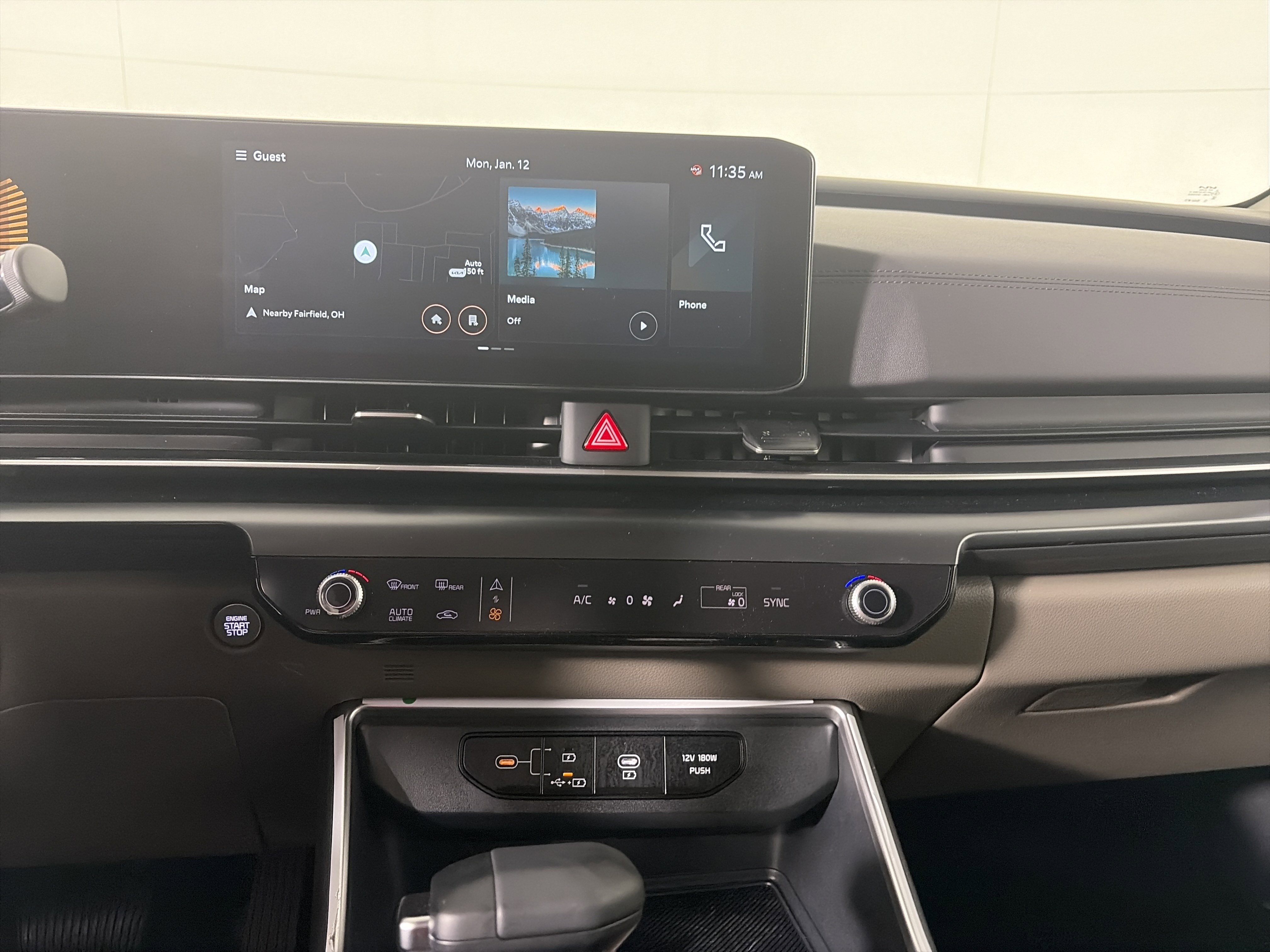 Used 2025 Kia Carnival image 25