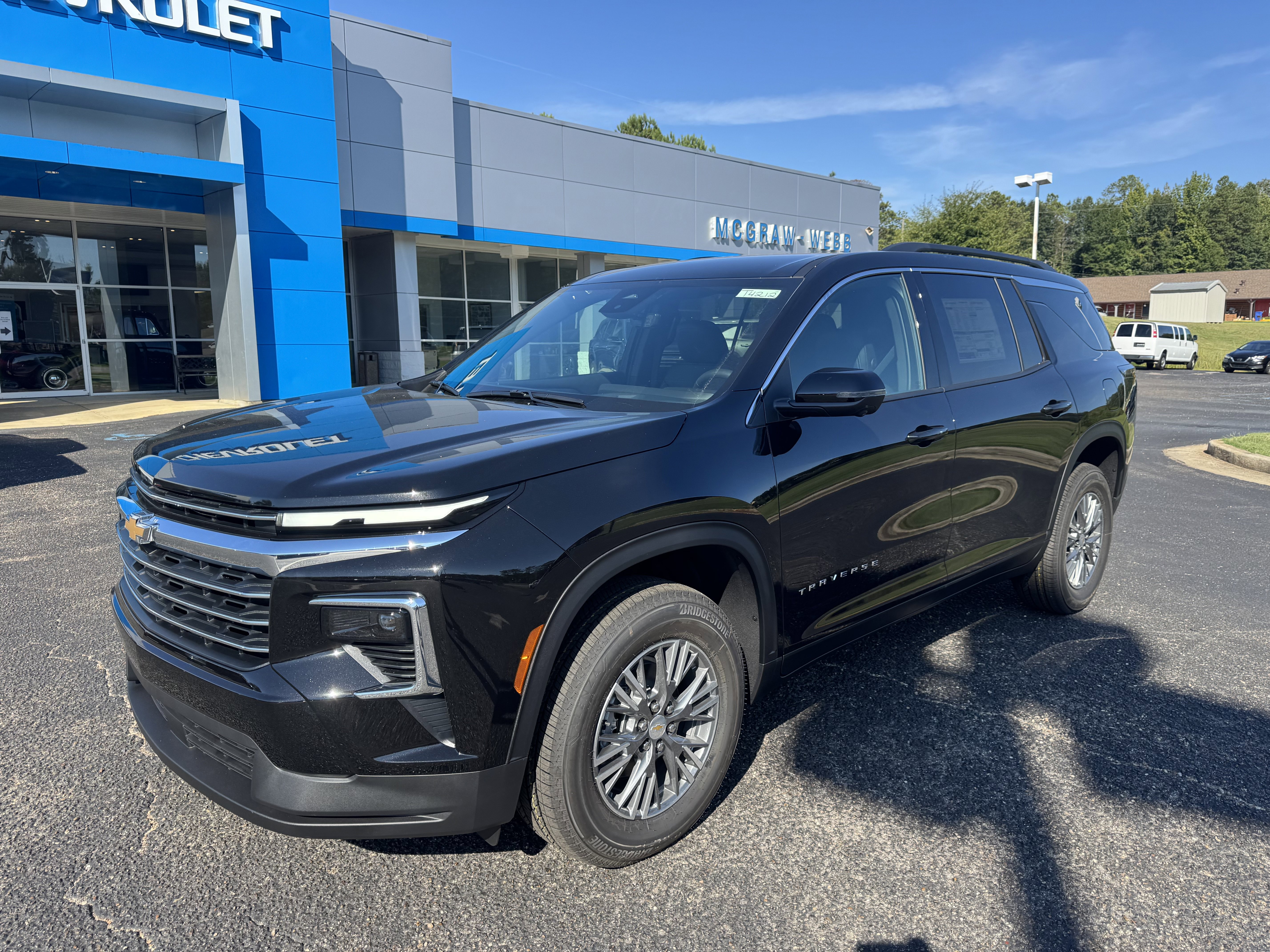 New 2026 Chevrolet Traverse LT w/ Driver Confidence Package image 3