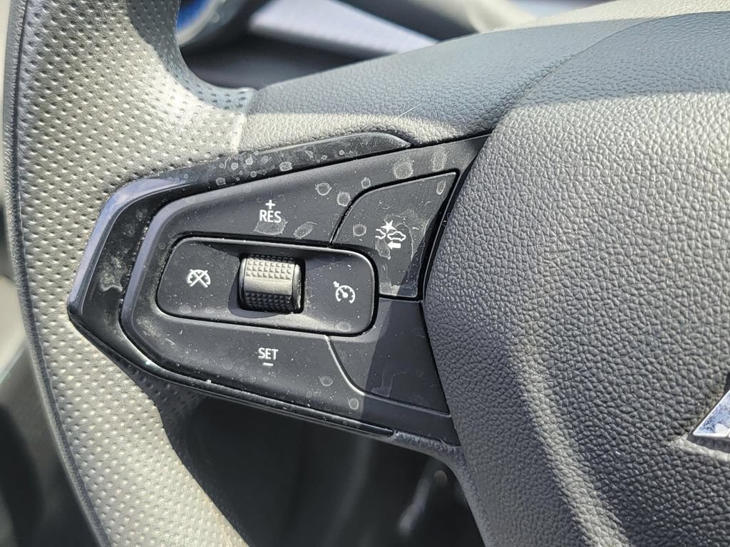 Used 2025 Chevrolet Trax LT FWD image 25