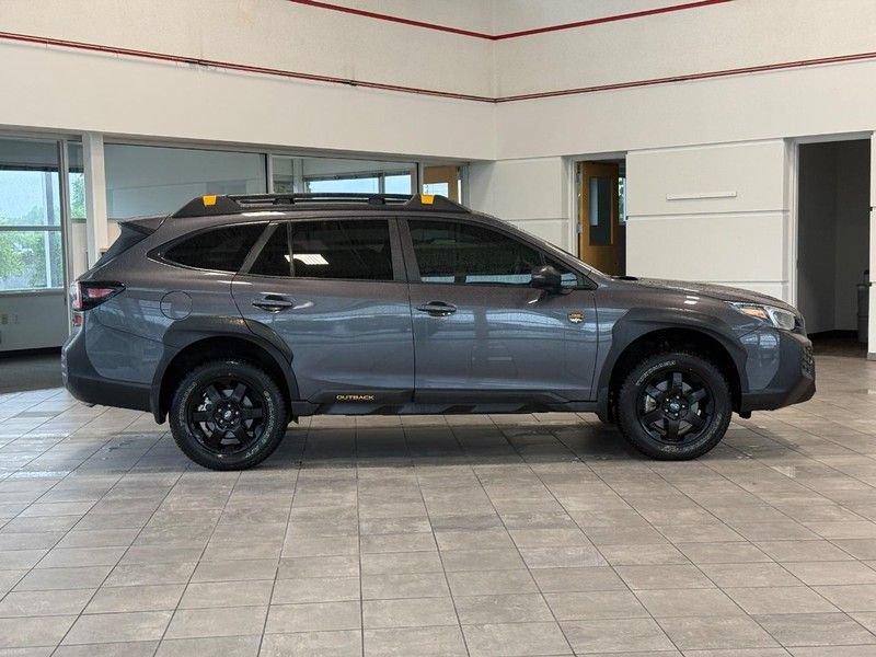 Used 2025 Subaru Outback Wilderness AWD/4WD image 2
