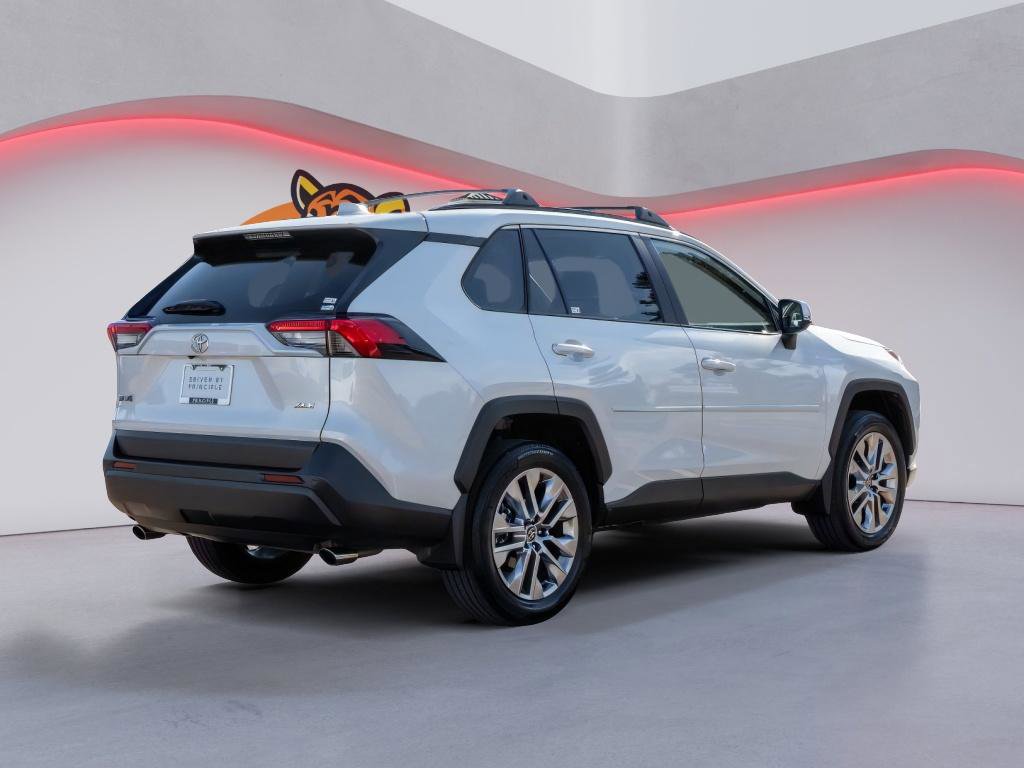 Used 2025 Toyota RAV4 XLE Premium image 5