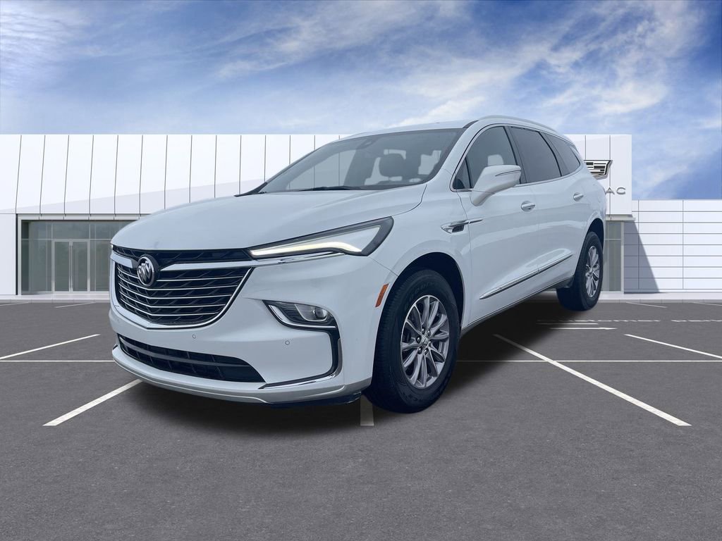 Used 2023 Buick Enclave Essence image 4
