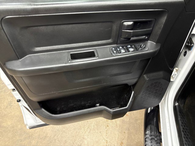 Used 2018 RAM 2500 Tradesman w/ Chrome Appearance Group image 27