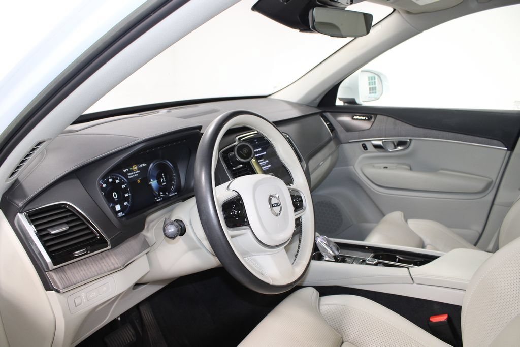 Used 2022 Volvo XC90 T8 Inscription w/ Advanced Package AWD/4WD image 16