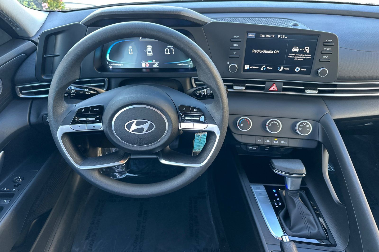 Certified 2026 Hyundai Elantra SE FWD image 17