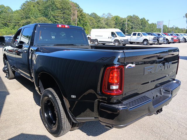 New 2026 RAM 3500 Big Horn AWD/4WD image 9