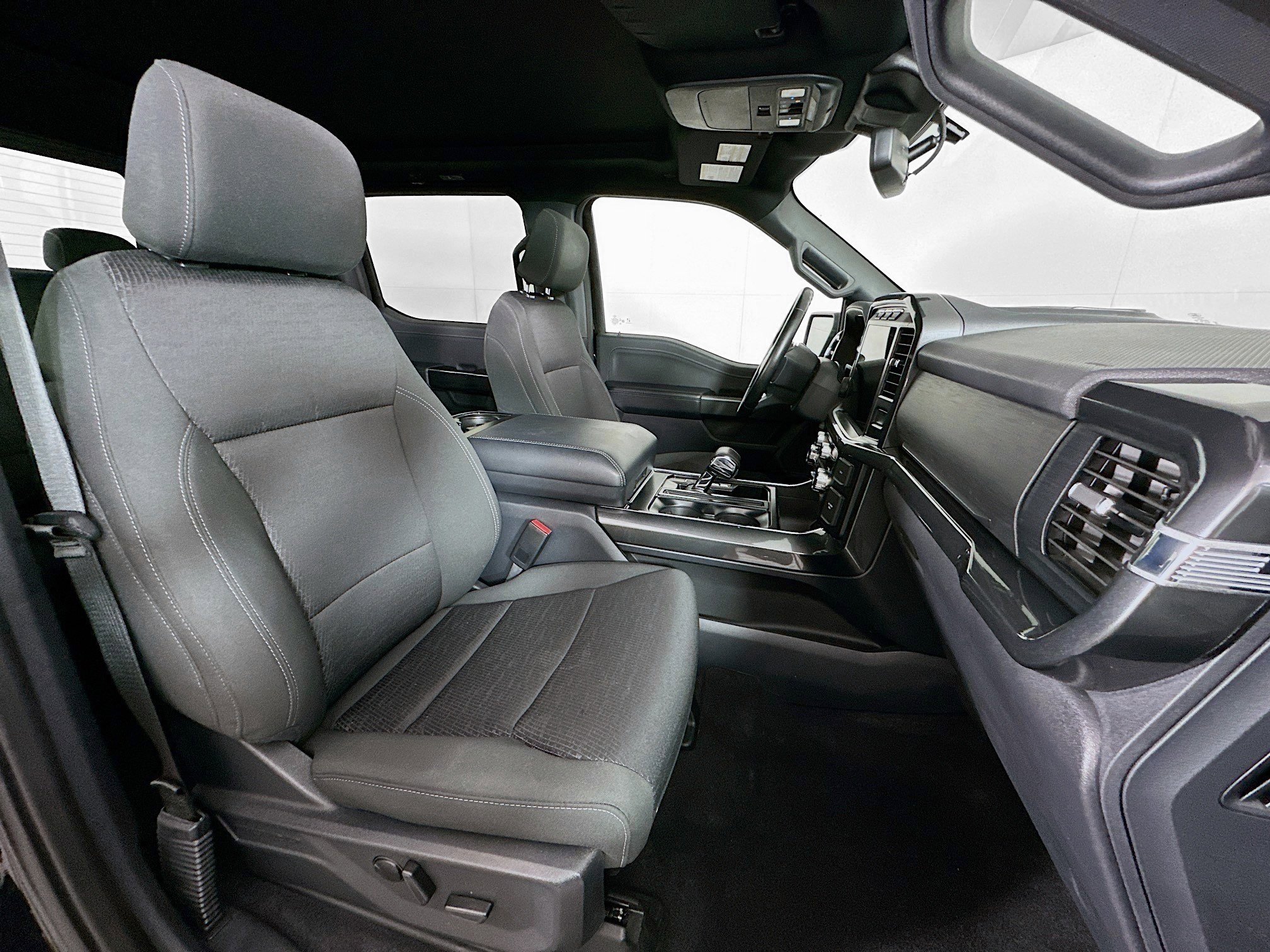 Used 2023 Ford F150 XLT w/ Equipment Group 302A High image 31