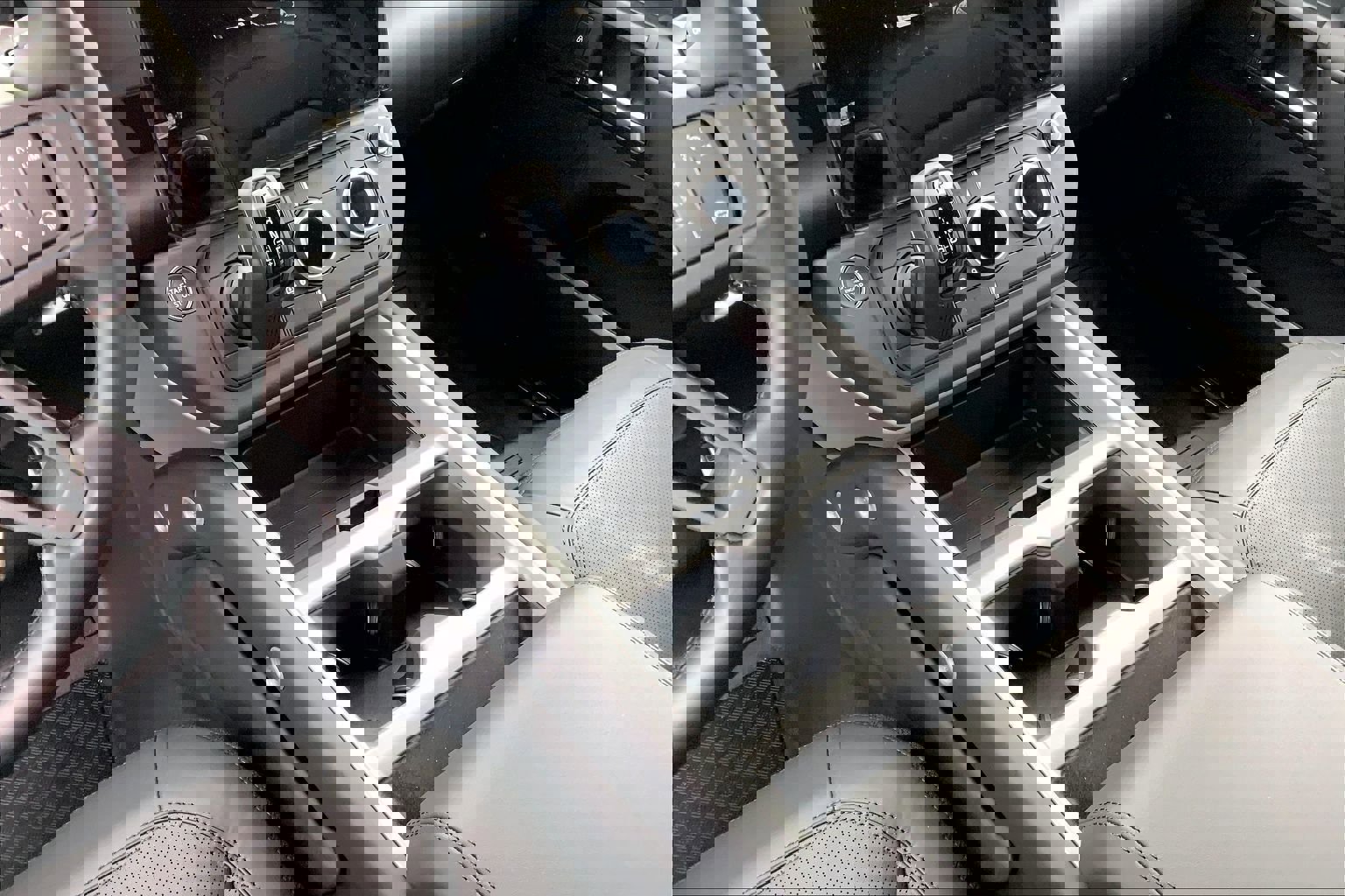 New 2026 Land Rover Defender 130 V8 image 7