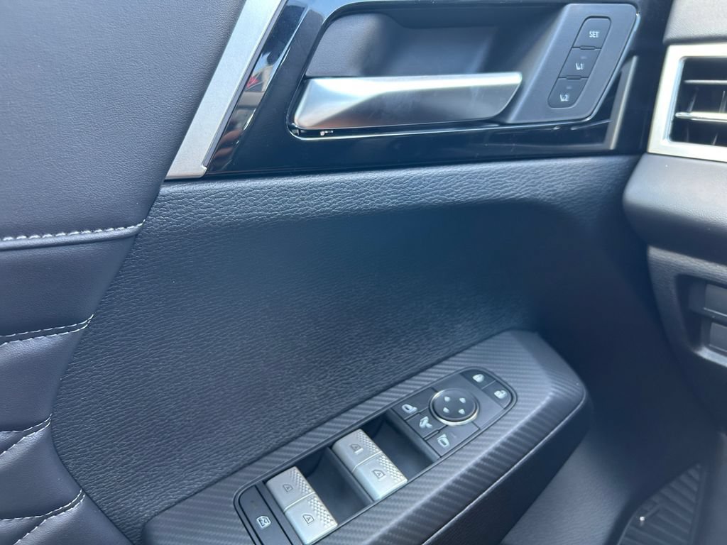 New 2026 Mitsubishi Outlander SEL FWD image 28