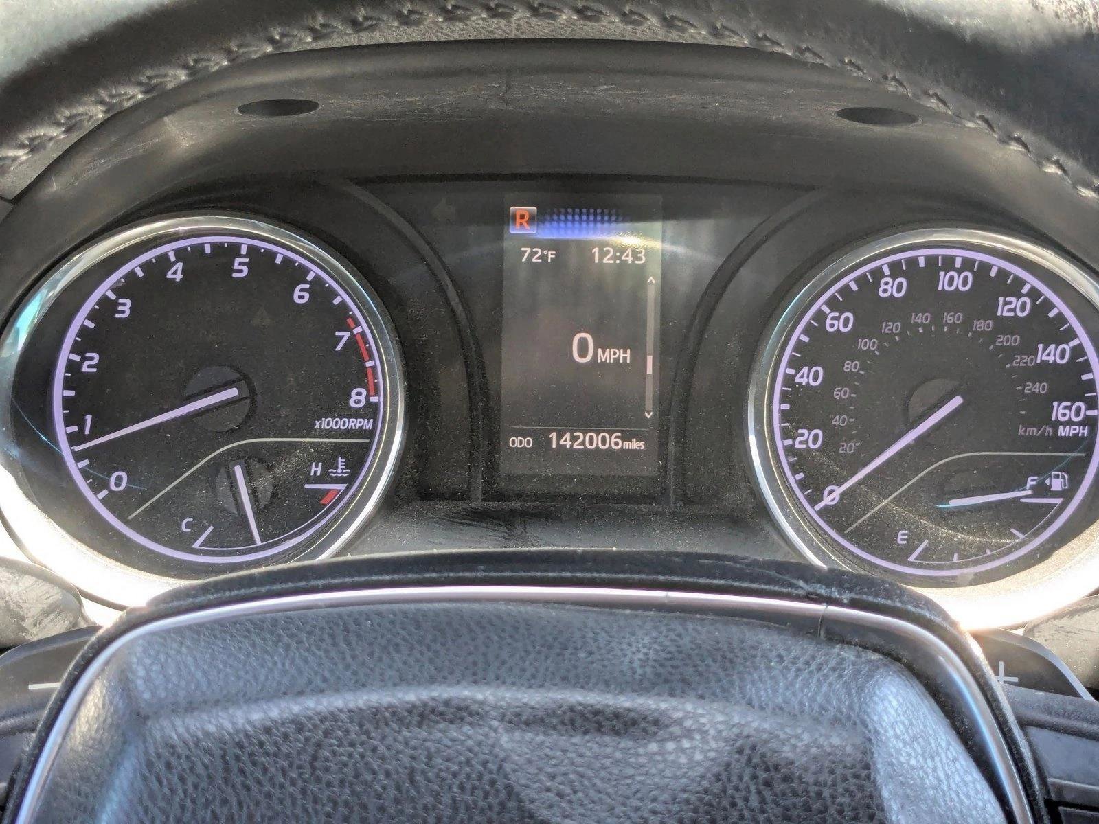 Used 2019 Toyota Camry SE w/ Carpet Mat Package FWD image 11