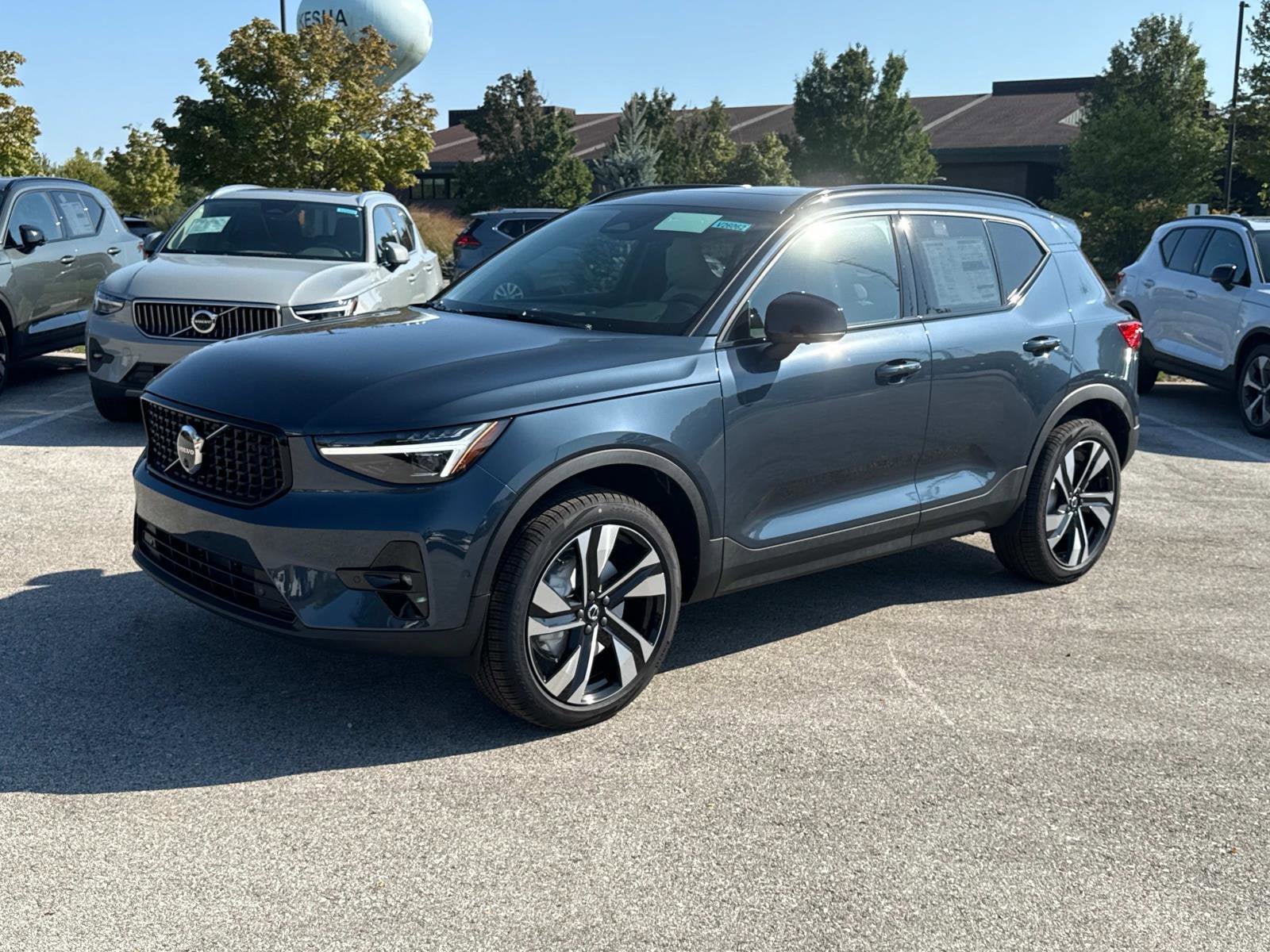 New 2026 Volvo XC40 B5 Ultra w/ Climate Package AWD/4WD image 1