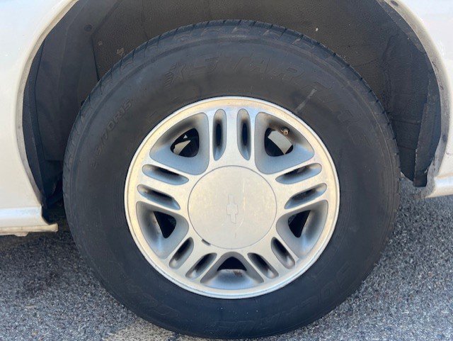 Used 2005 Chevrolet Venture LS w/ Easy Order Package image 42